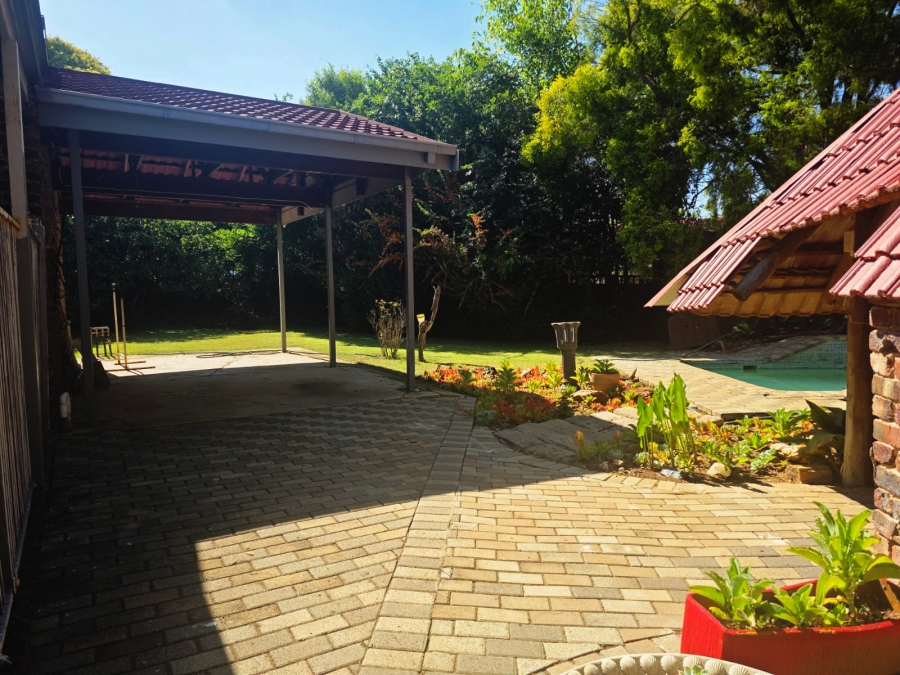 4 Bedroom Property for Sale in Van Der Hoff Park North West